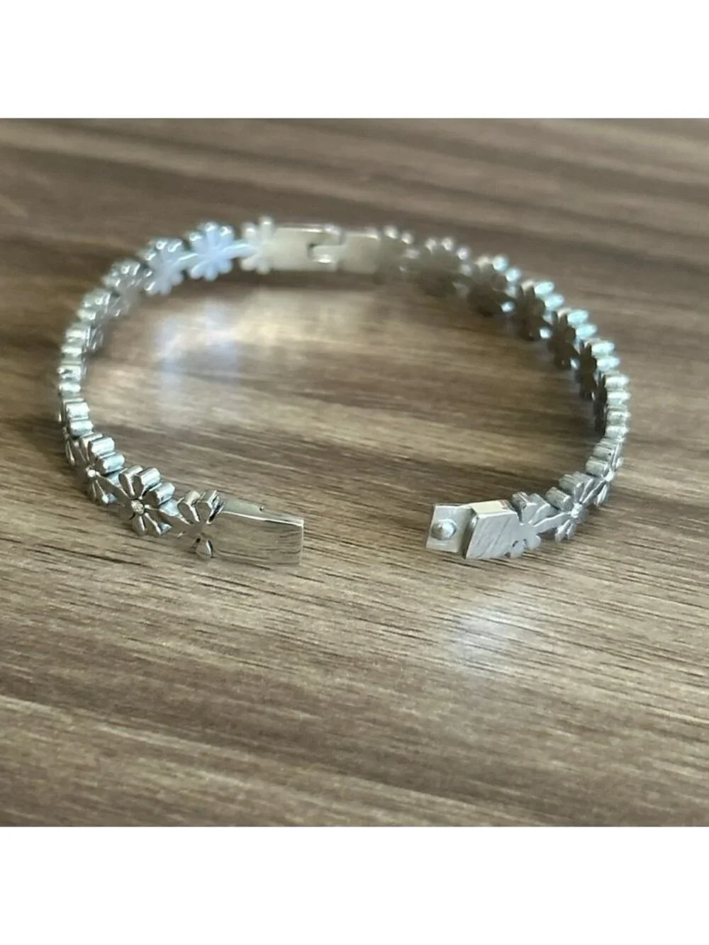 Floral Silver Bracelet Q334